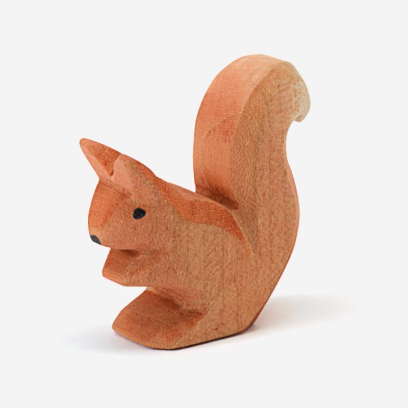 Holzfigur Eichhörnchen sitzend von Ostheimer