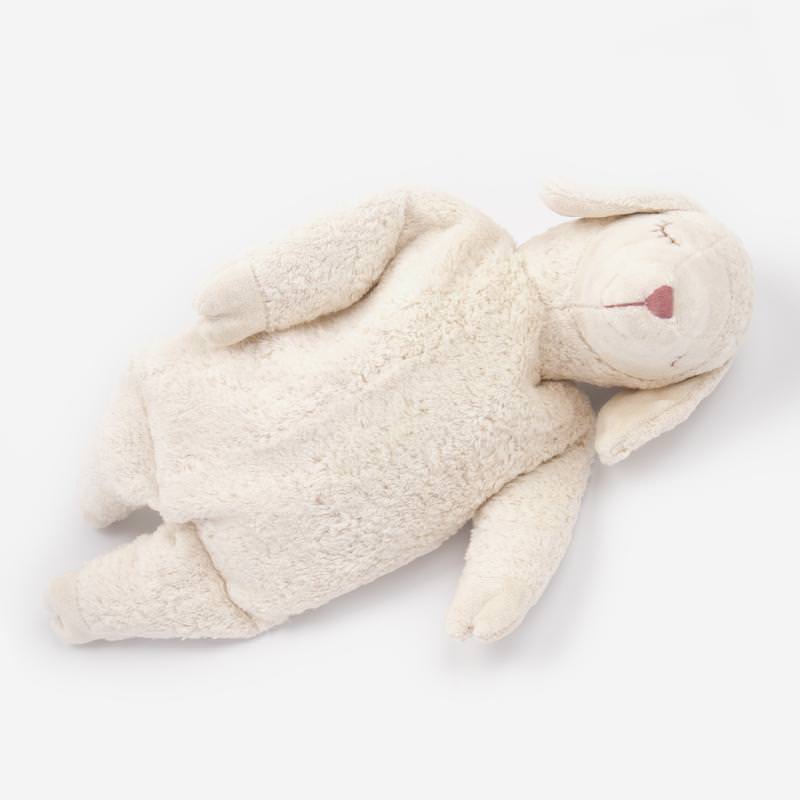 Schlafendes Lämmchen mit Dinkelspreufüllung von Senger aus Bio-Baumwolle 5