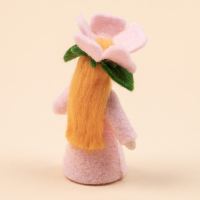 Filzpüppchen Blumenkind Heckenrose auf dem Kopf 2 2
