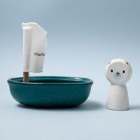 Badespielzeug Segelboot Eisbär von Plan Toys 2