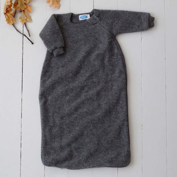 Baby Schlafsack von Reiff aus Wollfleece mit Armen in fels