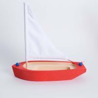 Segelschiff Holz rot
