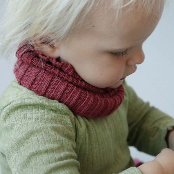 Rollkragen von De Colores aus Baby-Alpaka Tragebeispiel altrosa