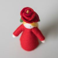 Filzpüppchen Blumenkind Rose rot 2 3