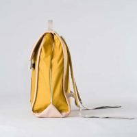 Schultasche von Hänska aus Bio-Baumwolle in bright mustard