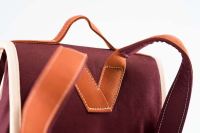 Schultasche Aubergine von Hänska aus Bio-Baumwolle detail hinten