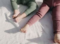 Leggings mit Hosenträgern