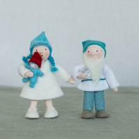 Blumenkind Zwerg mit Kristall