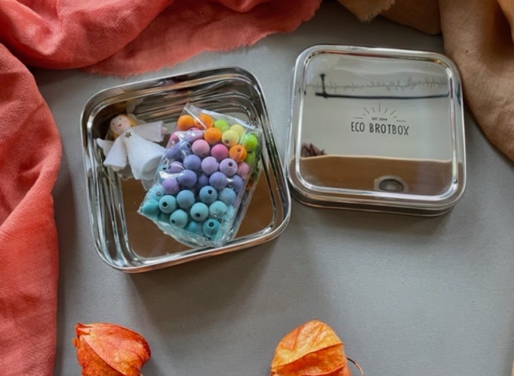 Geschenke in Brotbox verpackt.